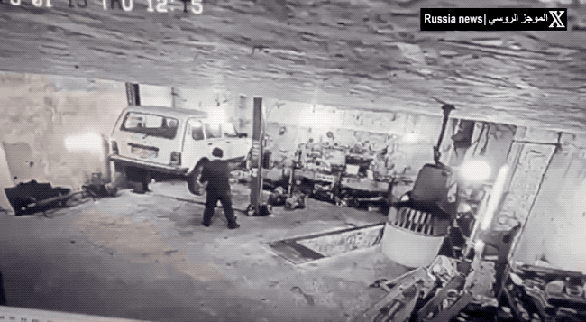 2名乌克兰征兵官突袭修车厂：却被3名工人暴打！这个视频中乌克兰技工给泽连斯基的征