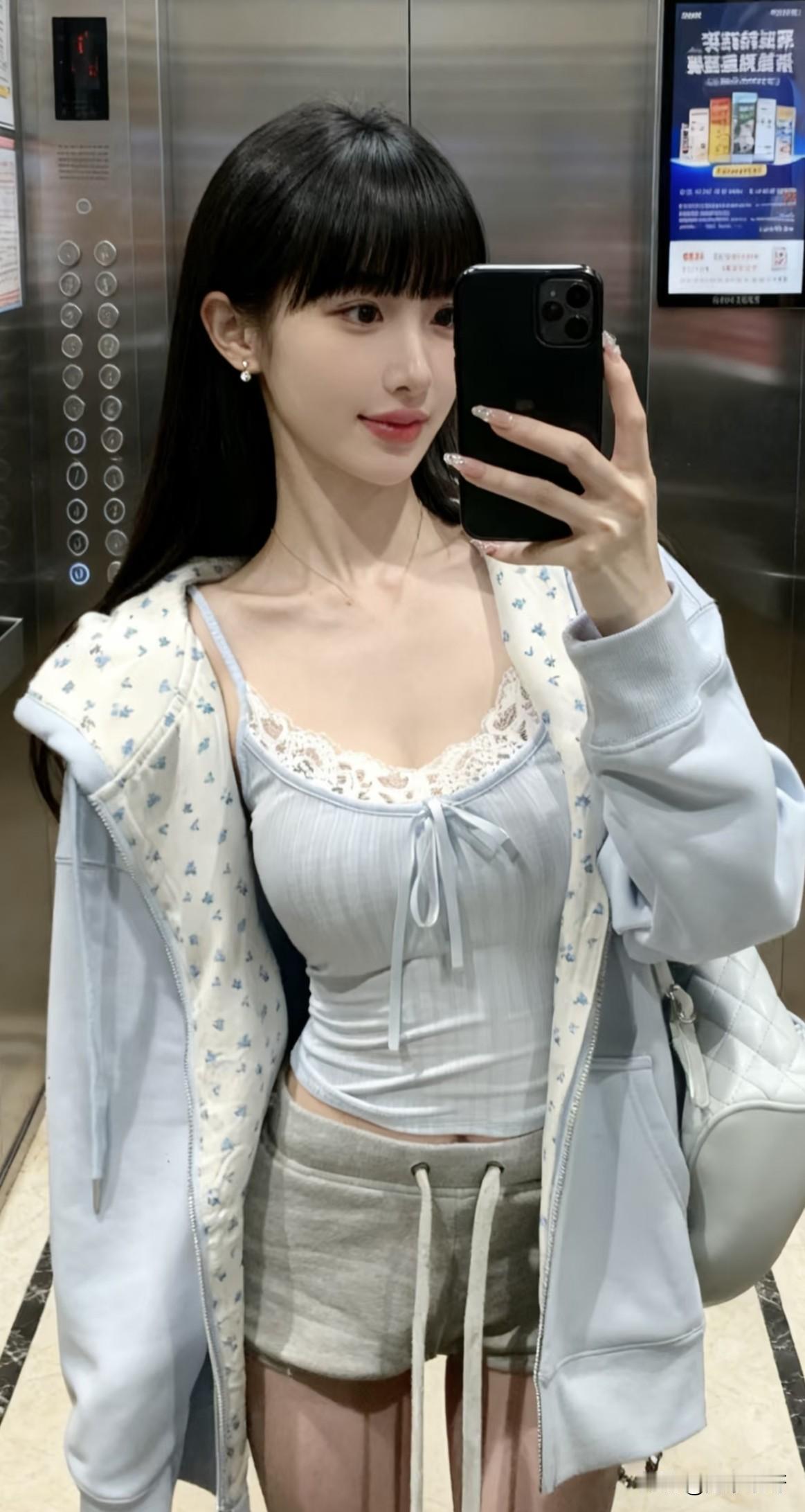 天蓝色的衣服女装穿搭分享推荐时髦精穿搭秘籍