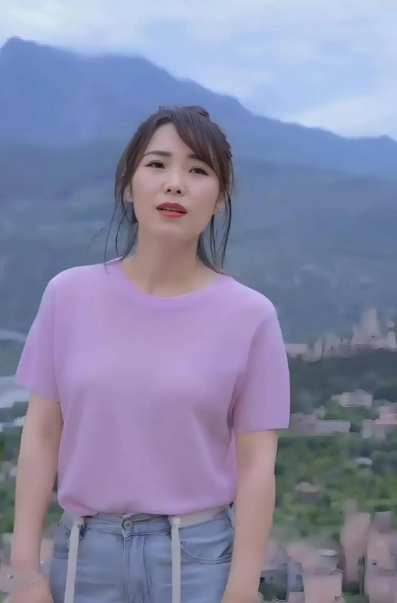 云朵，又上热搜了！近日，云朵又上了热搜，不是因为她忘恩负义，也不是因为她情商