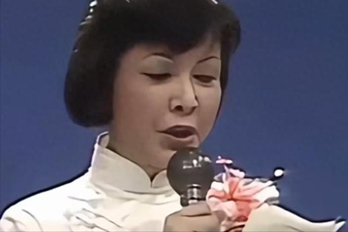 她是首届春晚主持人，抢闺蜜男友为爱两次自杀，二婚嫁给前夫叔叔   陈思