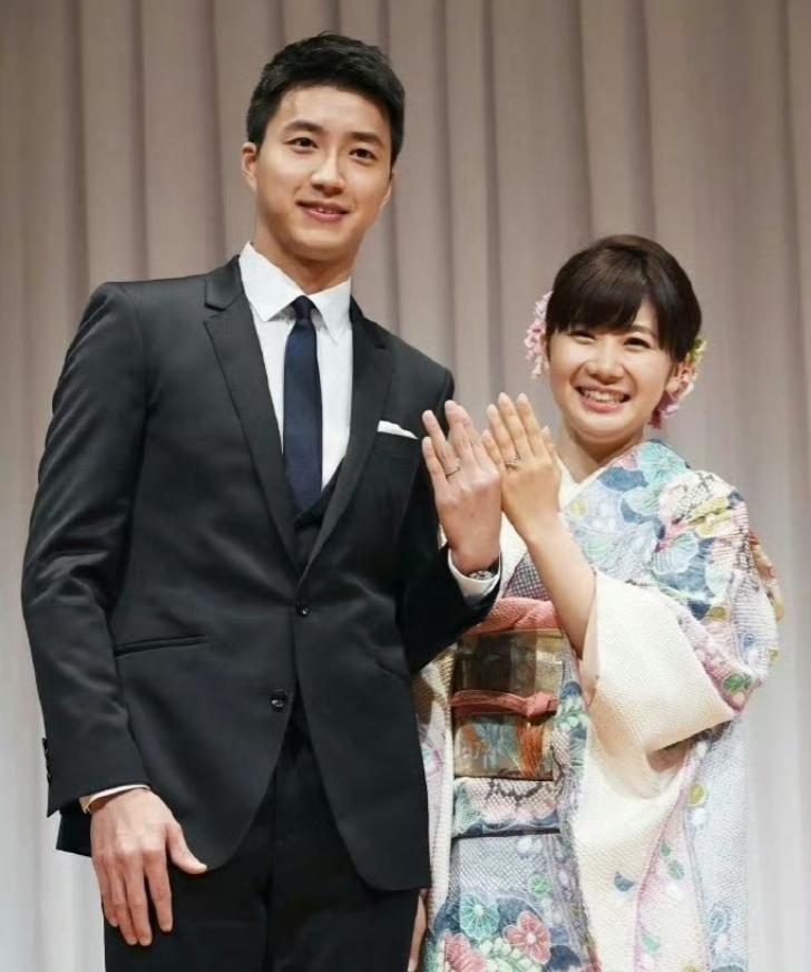 36岁，离过婚，生过俩孩子，她刚宣布又要结婚了，还怀着五个月身孕。福原爱刚刚在