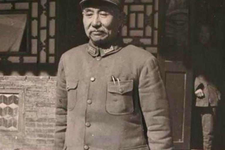 1939年寒冬，七旅旅长贪恋荣华富贵，竟为金银美人叛投阎锡山。阴谋败露后，这叛徒