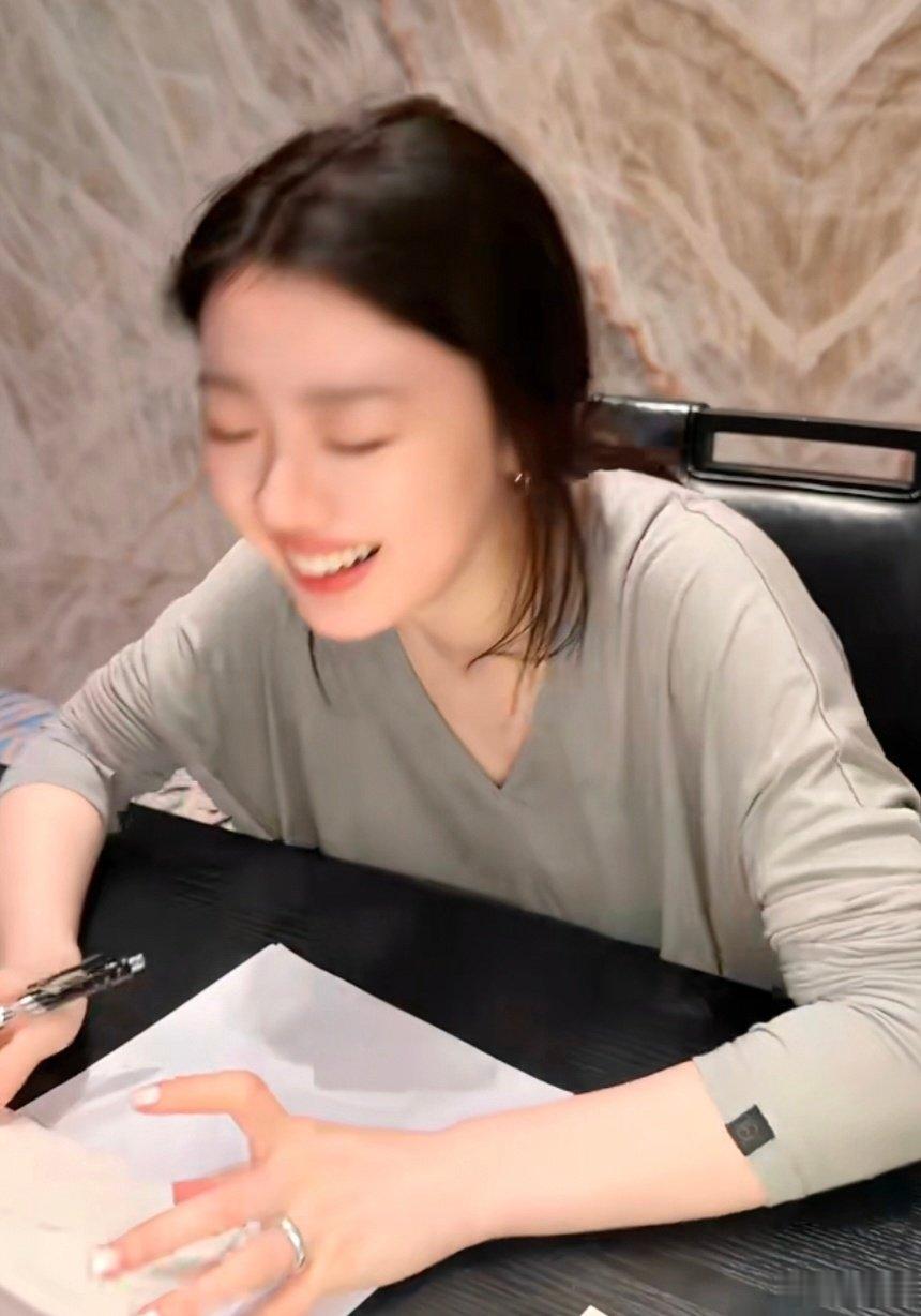 姐姐#单依纯#​