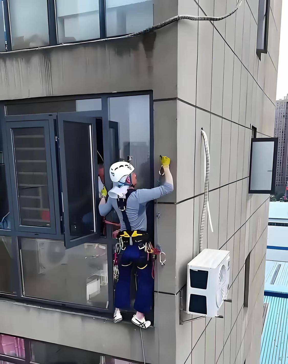 “冤不冤？”内蒙古，男子租房，要求房东更换空调，房东找了一个师傅，谁料，师傅安装