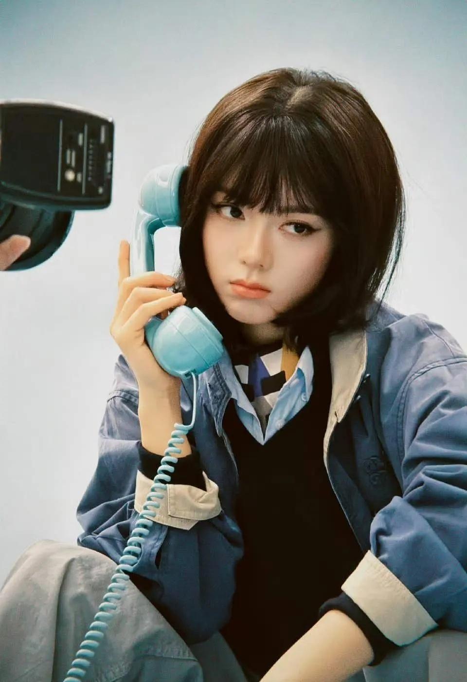 赵今麦miumiu大片，每天一个颜色主题，待遇真的挺好的​​​