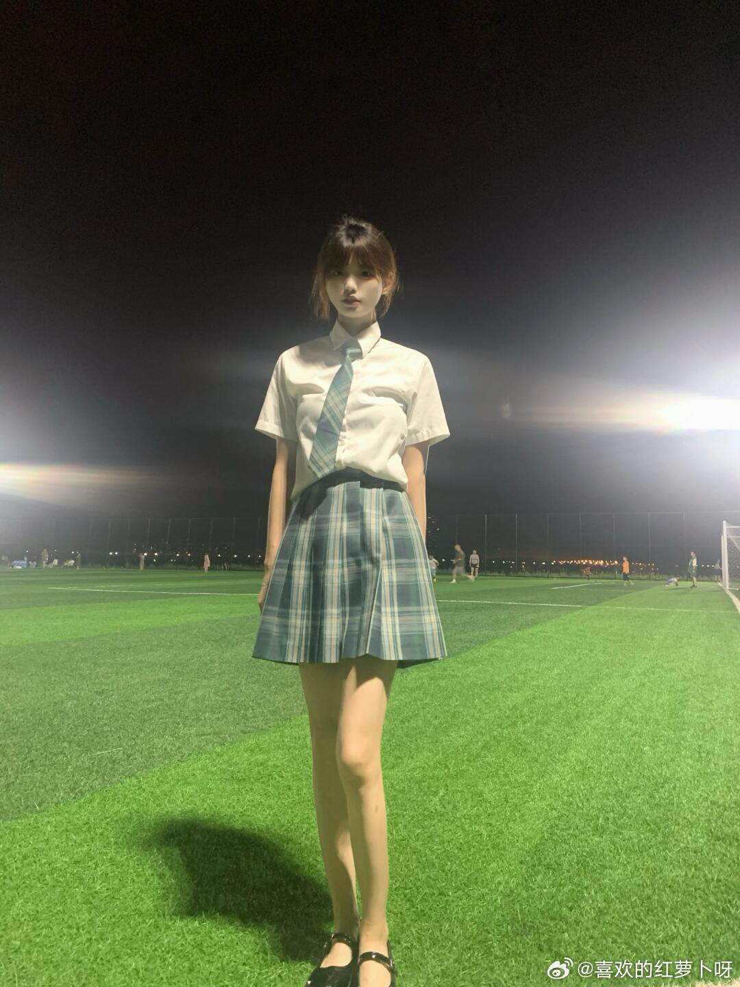 操场上的白月光~​​​