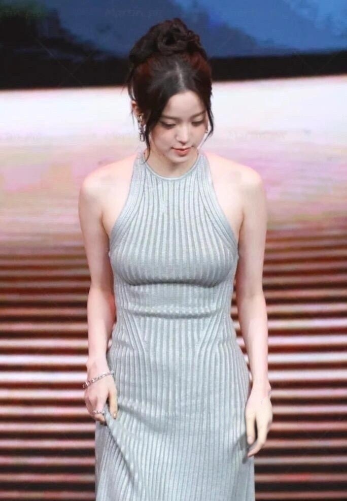 长大了的欧阳娜娜让人小鹿乱撞