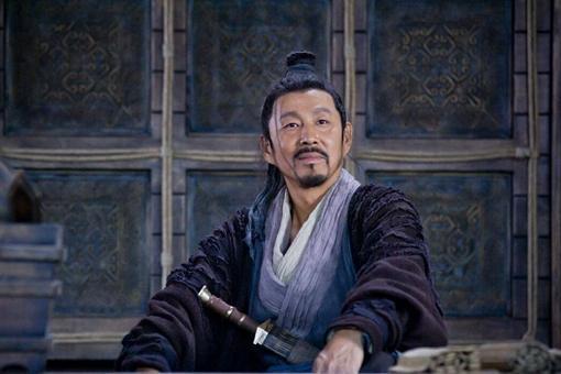 周勃：汉王，陈平这小子，虽长得人模狗样，实际上却是个草包。灌婴：是啊是啊，我听