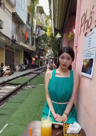 越南网红街，游客连连出意外---