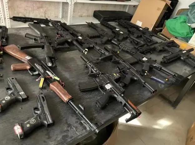 人生不如意，十之八九，但从卖玩具变成“军火商”，多少有点离谱了！甘肃武威，两