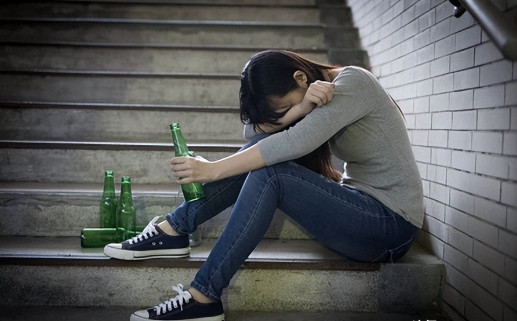 上海，女子醉酒后，转给男友7.3万元让男友还债，而后开始数落男友的情史，结果越说