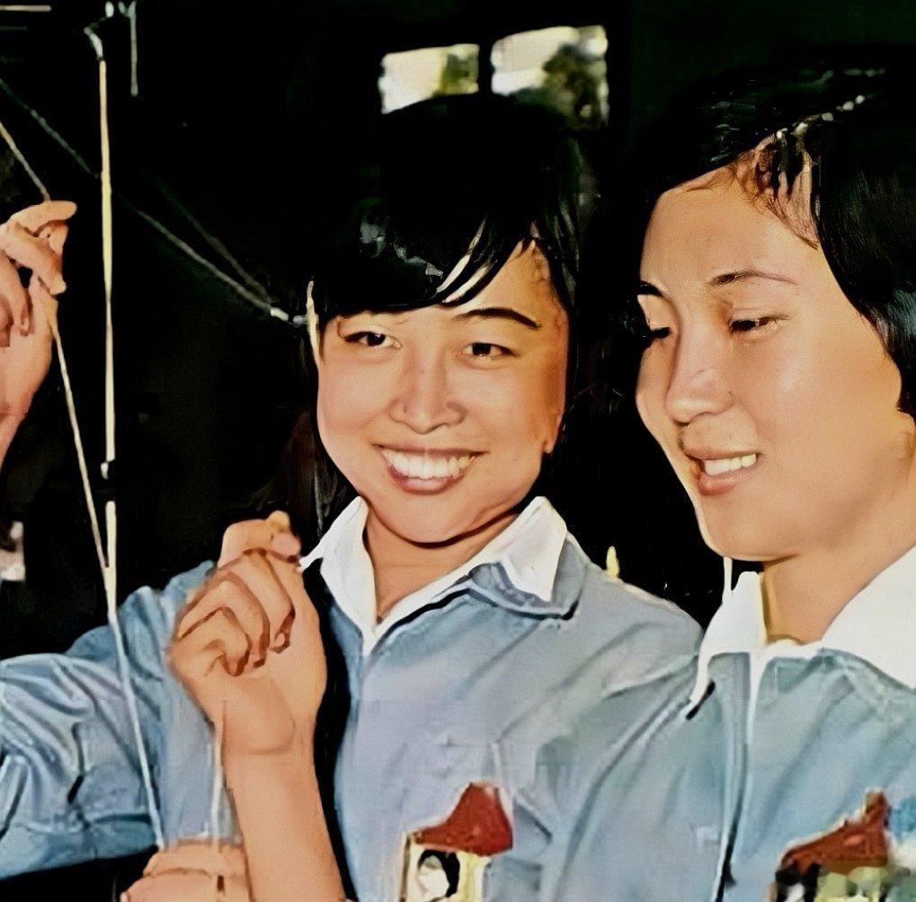 1970年代的台湾制衣女工，台湾当时的制衣产业发展迅速，出口量一度仅次于日本，位