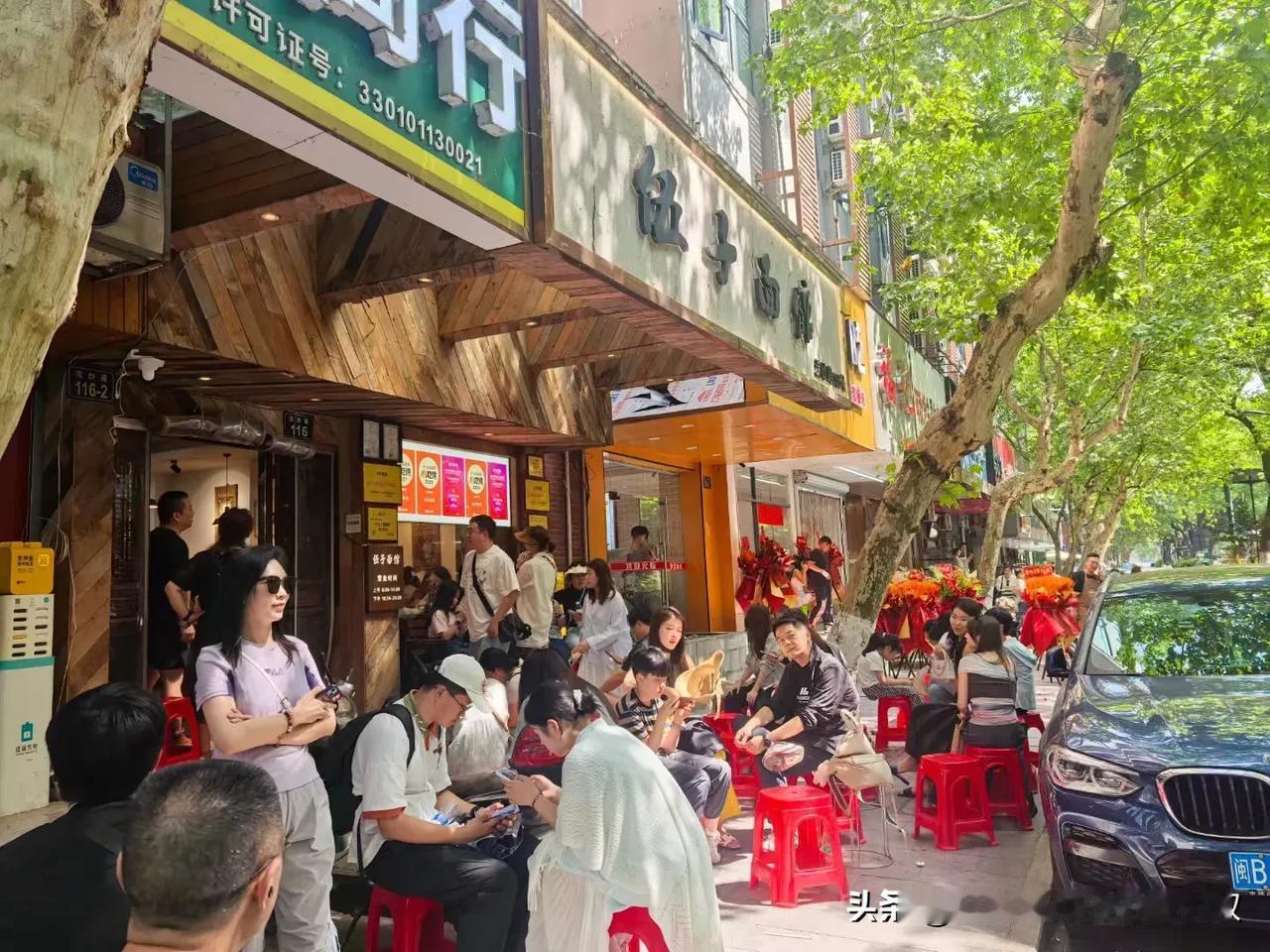 谁说中国人不消费了？看看五一期间的杭州？