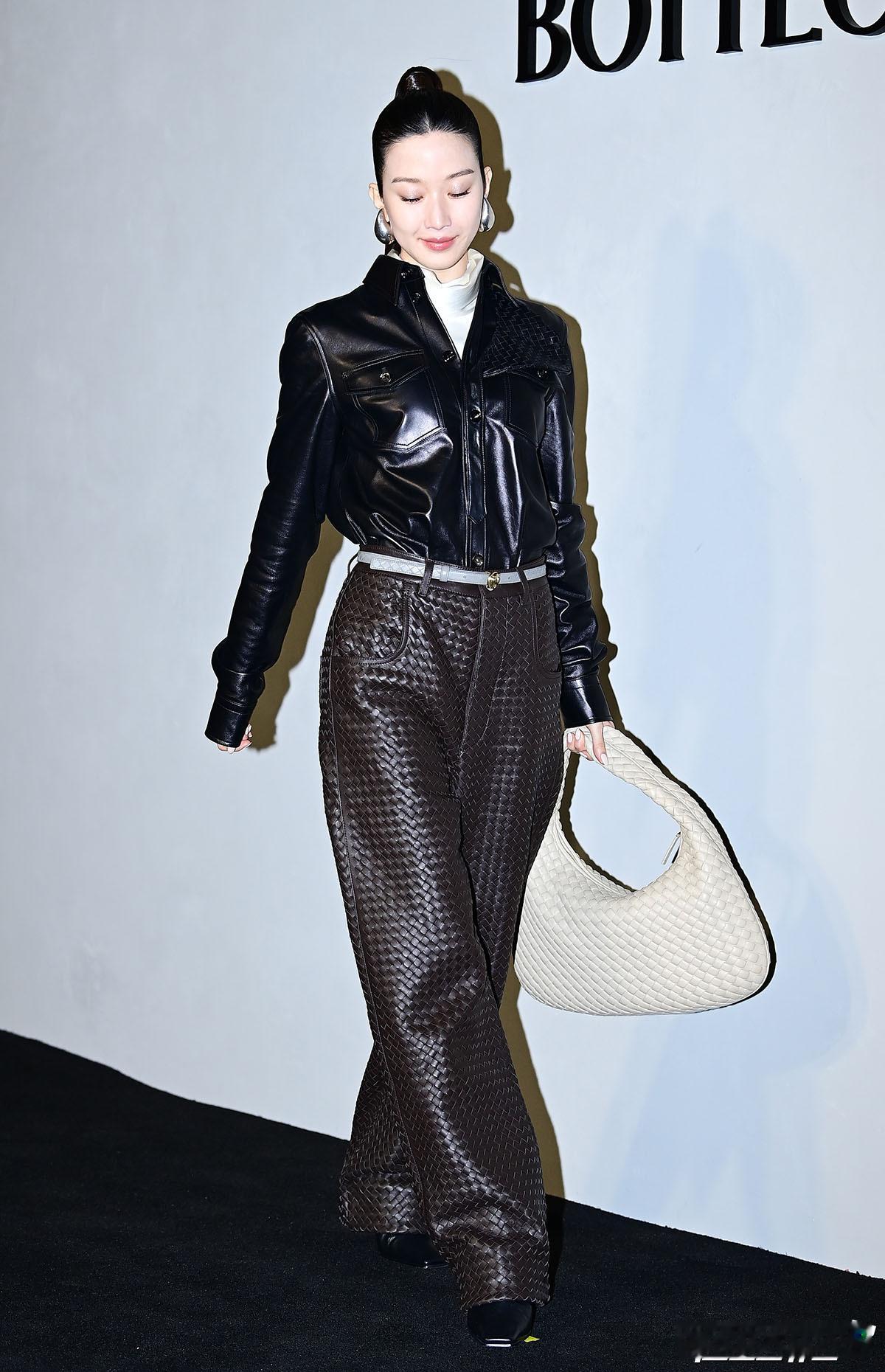 文佳煐xBottegaVeneta活动造型文佳煐DG合约结束后，出席新