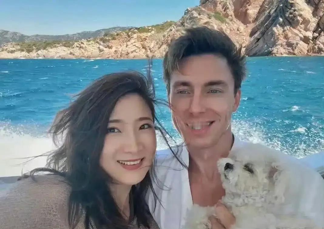 陈赫前妻许婧秀恩爱：不合适终成过往，各自精彩才是真近日，陈赫前妻许婧在社交平