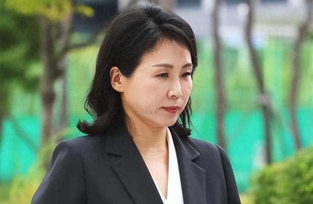 “李在明夫人现身！”李在明夫人金惠景正式启动韩国大选助选活动