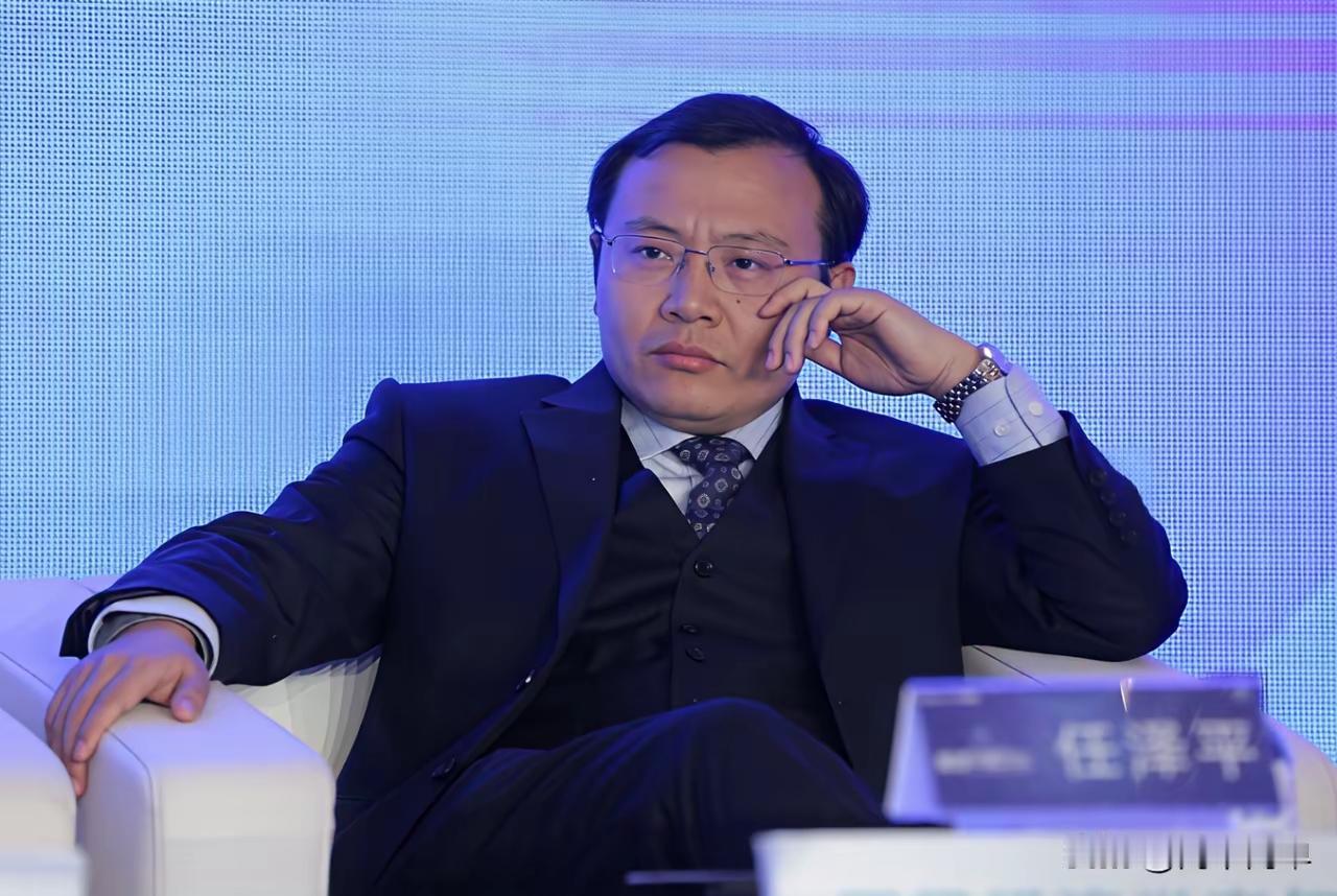 任泽平又喊科技牛市了？这话听着耳熟啊。前几年喊新能源的时候，多少人拿着隆基