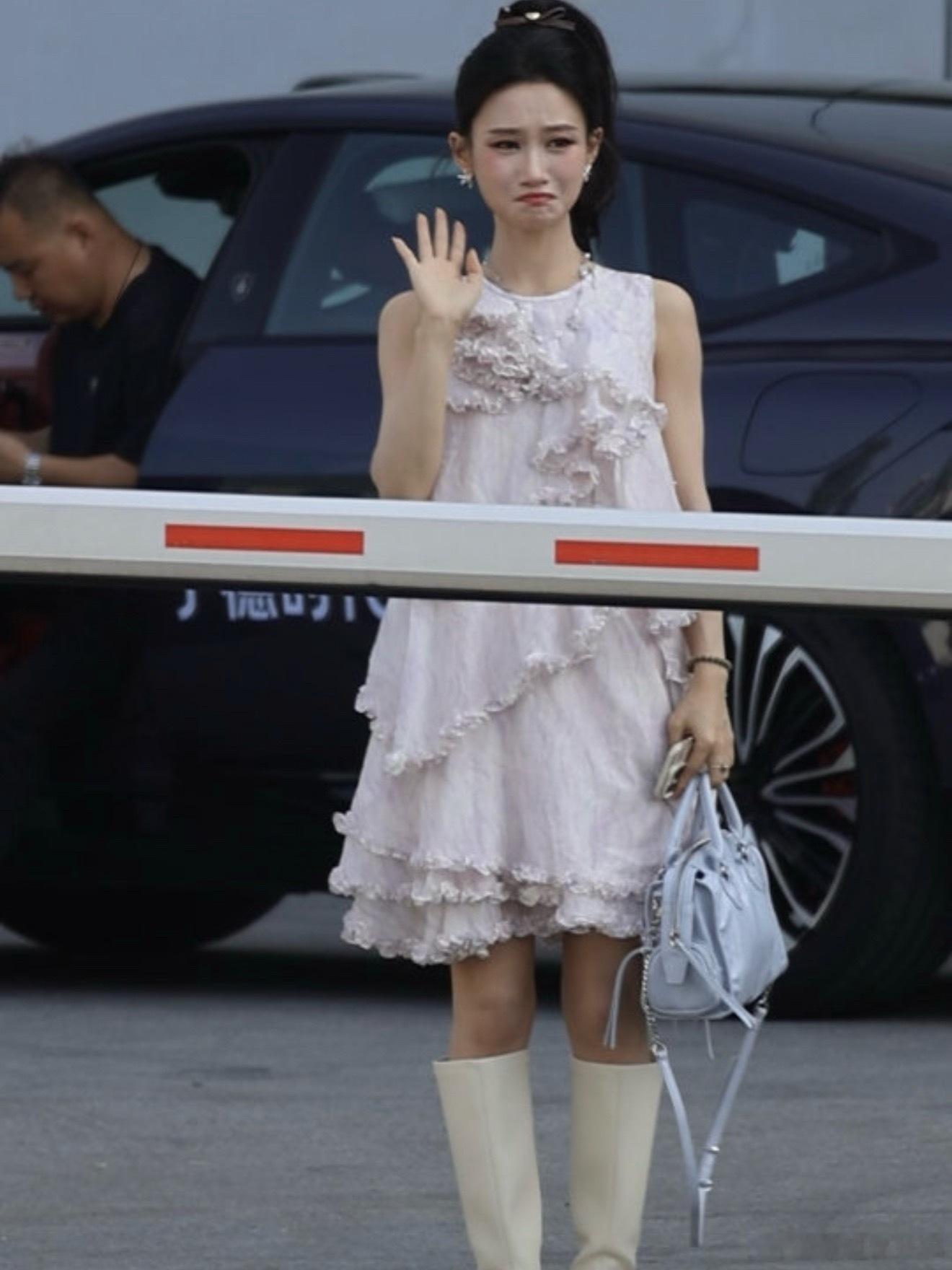 ～何宣林今天上班哭了天啊真的破防了🥺何宣林今天上班没忍住直接哭了，看着又心疼又