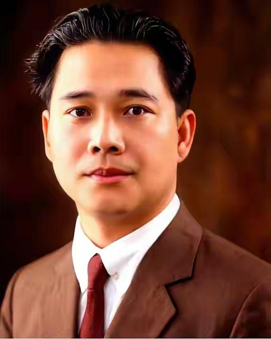 汪精卫死后，其妻陈璧君出于某种心理，往他坟里灌了5吨碎钢铁，浇筑成一个铁疙瘩，以