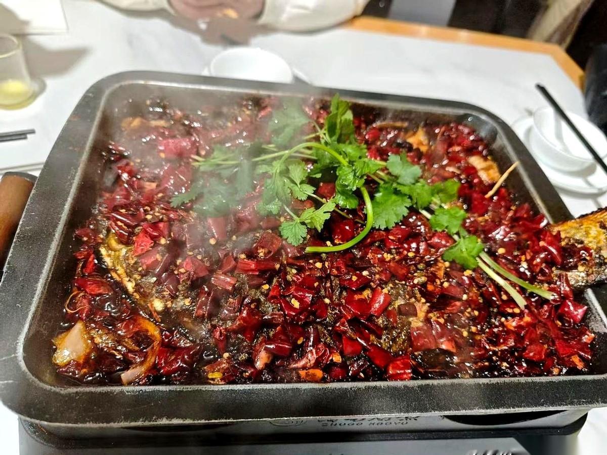 全世界都在吃万州烤鱼。但没几个人知道，烤鱼真正的祖师爷，在巫溪。万州，那都是