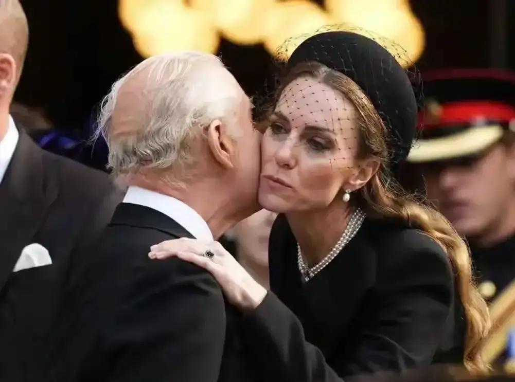 凯特王妃，是如何得到了，查尔斯和安妮公主的支持？凯特的复出，与他们是息息相关！