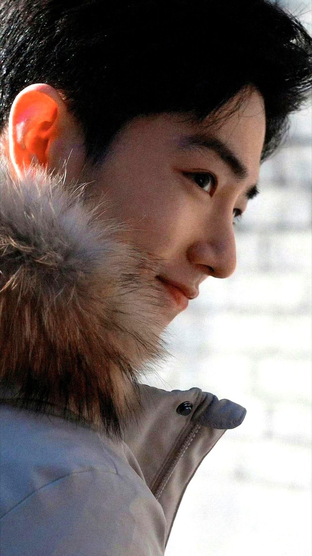 从瓜主、电影博主、粉丝的气氛看，《得闲谨制》下月初上映应该是八九不离十了[呲牙笑]