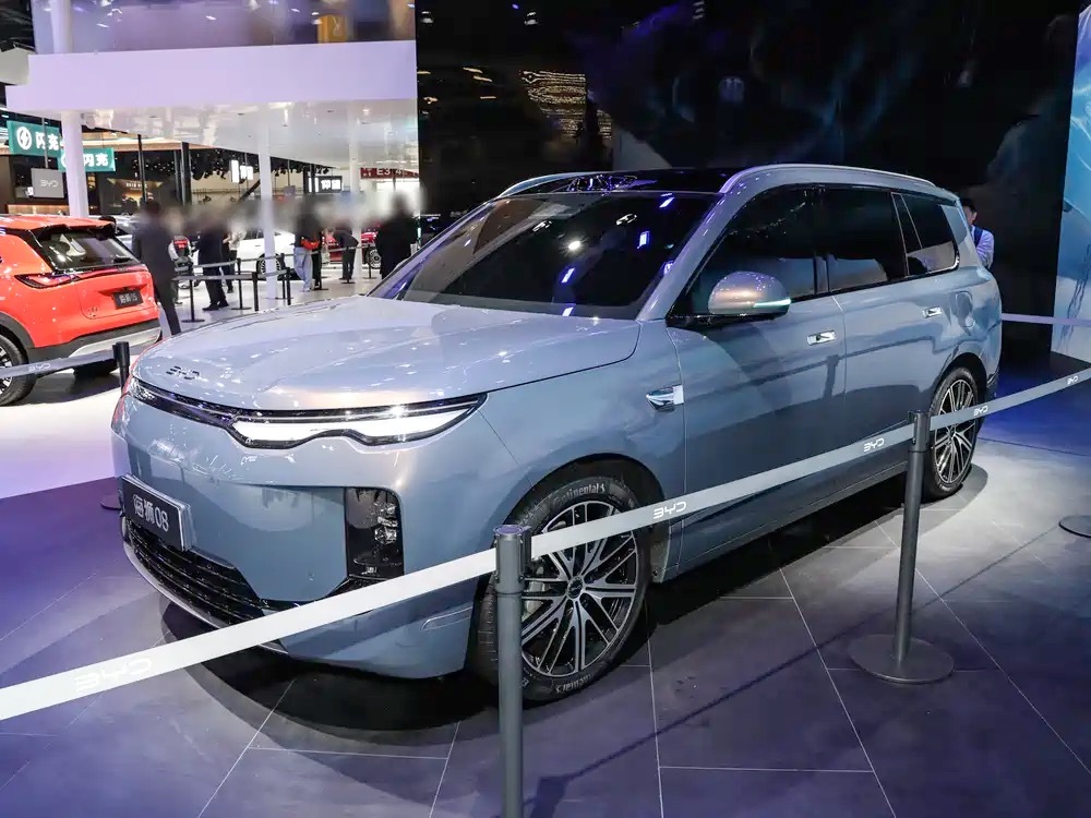 比亚迪海狮082026年8月上市，定位中型旗舰SUV。车身尺4890mm×19