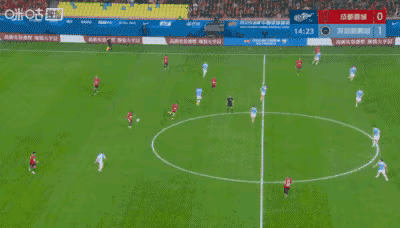 裁判不是帮蓉城为啥会直红罚下姜至鹏？姜至鹏本意是犯规阻挡席尔瓦进攻本意不是要伤人