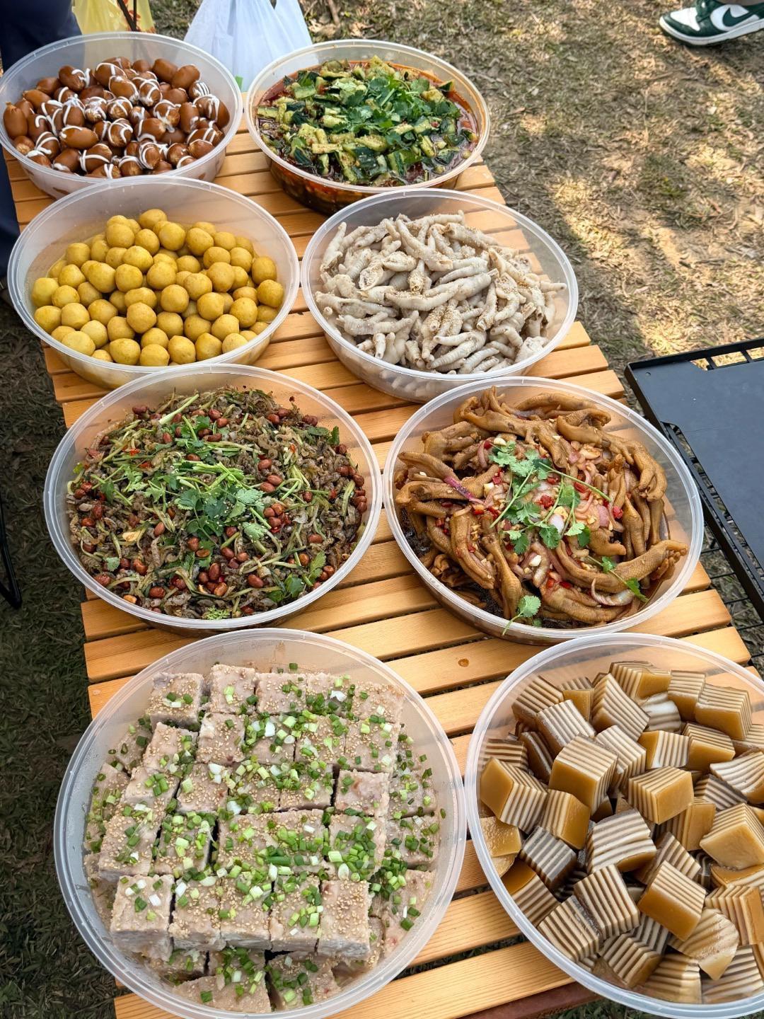 准备的露营东西够丰盛吗