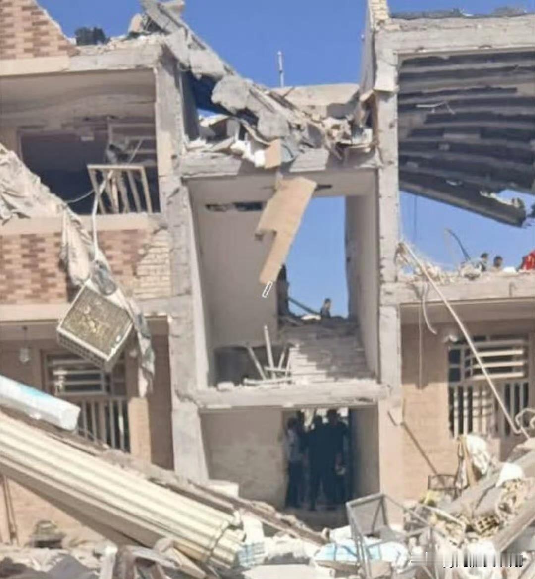 伊朗多地发生爆炸，疑似反对派开始行动伊朗阿巴斯港发生爆炸以后，伊朗多个地方均