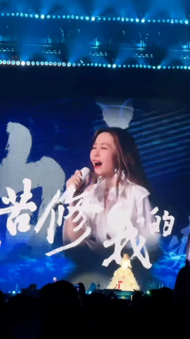 张靓颖代表作浪姐严选野心家这首歌的歌词每一句都写得很好，尤其是关于女性野心的部