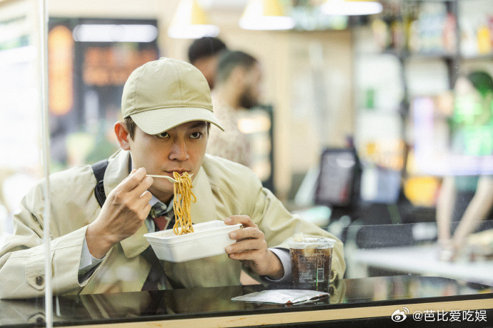 欧豪一句话演出我给爸妈打电话电视剧交锋救命！欧豪这段打电话简直演我本人，嘴上拌