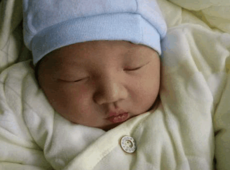 预产期1月12号, 7号晚上破水凌晨2点生下男宝, 接男宝孕妈们进来啦