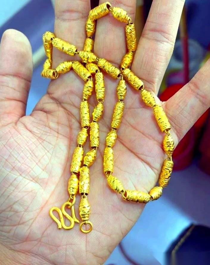 谁都别劝我，我现在就想坐时光机回去，给2015年的自己两巴掌。真的。翻出当年