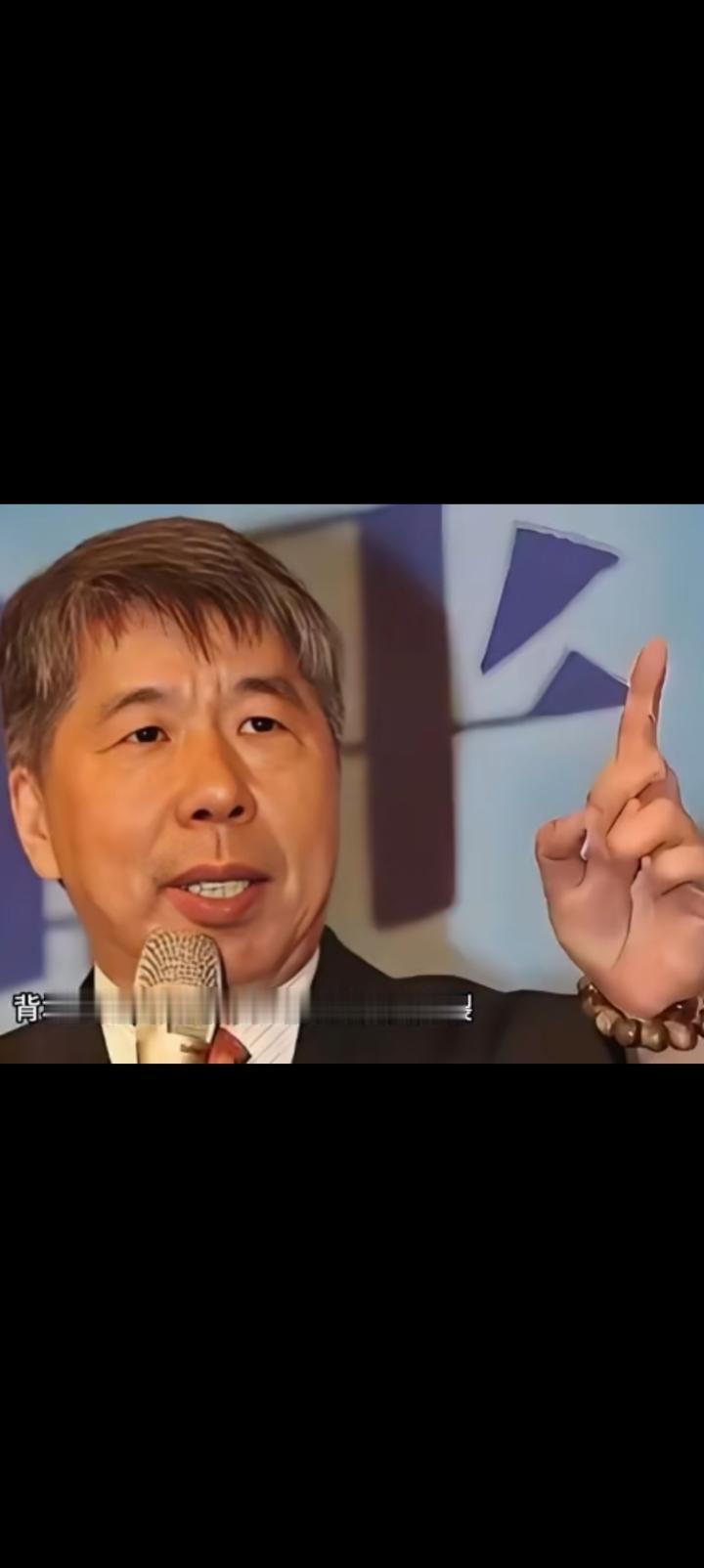 张亚中，国民党唯一的脊梁。四件事足以说明，一当选即去北京谈统一。二质问国民