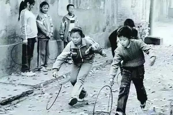 有人说，60后这代人，是中国最特殊的一代人。说他们是“桥梁一代”毫不夸张。