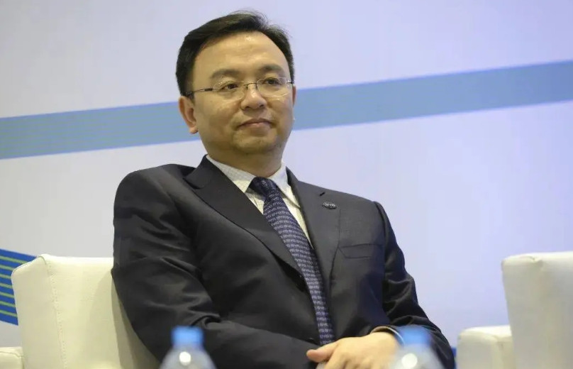 很多年前王传福就说的很清楚了，为什么选磷酸铁锂不选三元锂，1.安全，磷酸铁锂不