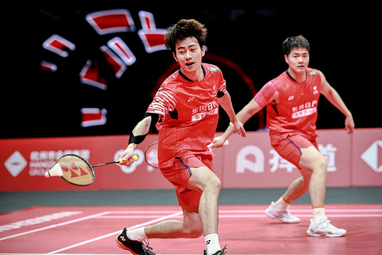 北京时间10月16日晚，刚刚结束了一场2026年丹麦羽毛球公开赛男双1/4决赛，