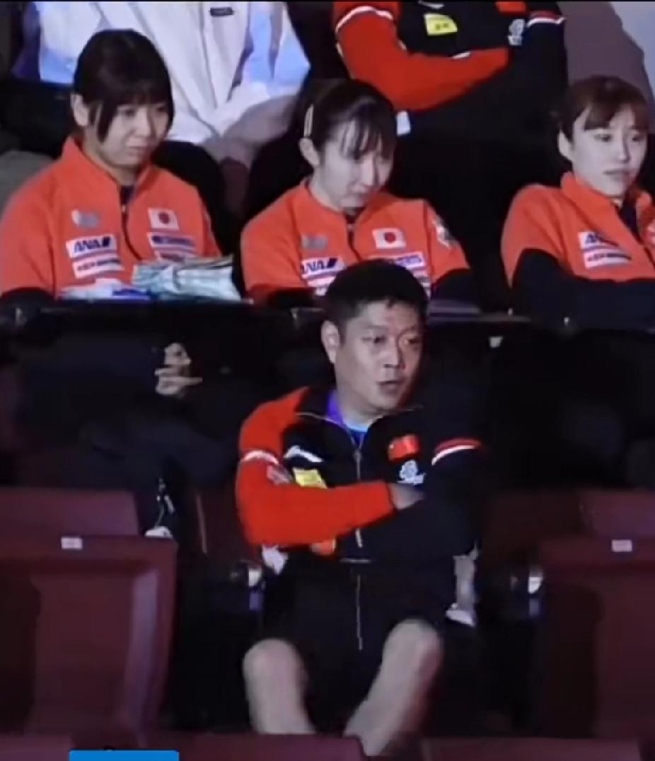 🔥刷到亚洲杯孙颖莎夺冠视频，邱贻可在看台上比谁都疯！今天刷到亚洲杯孙颖