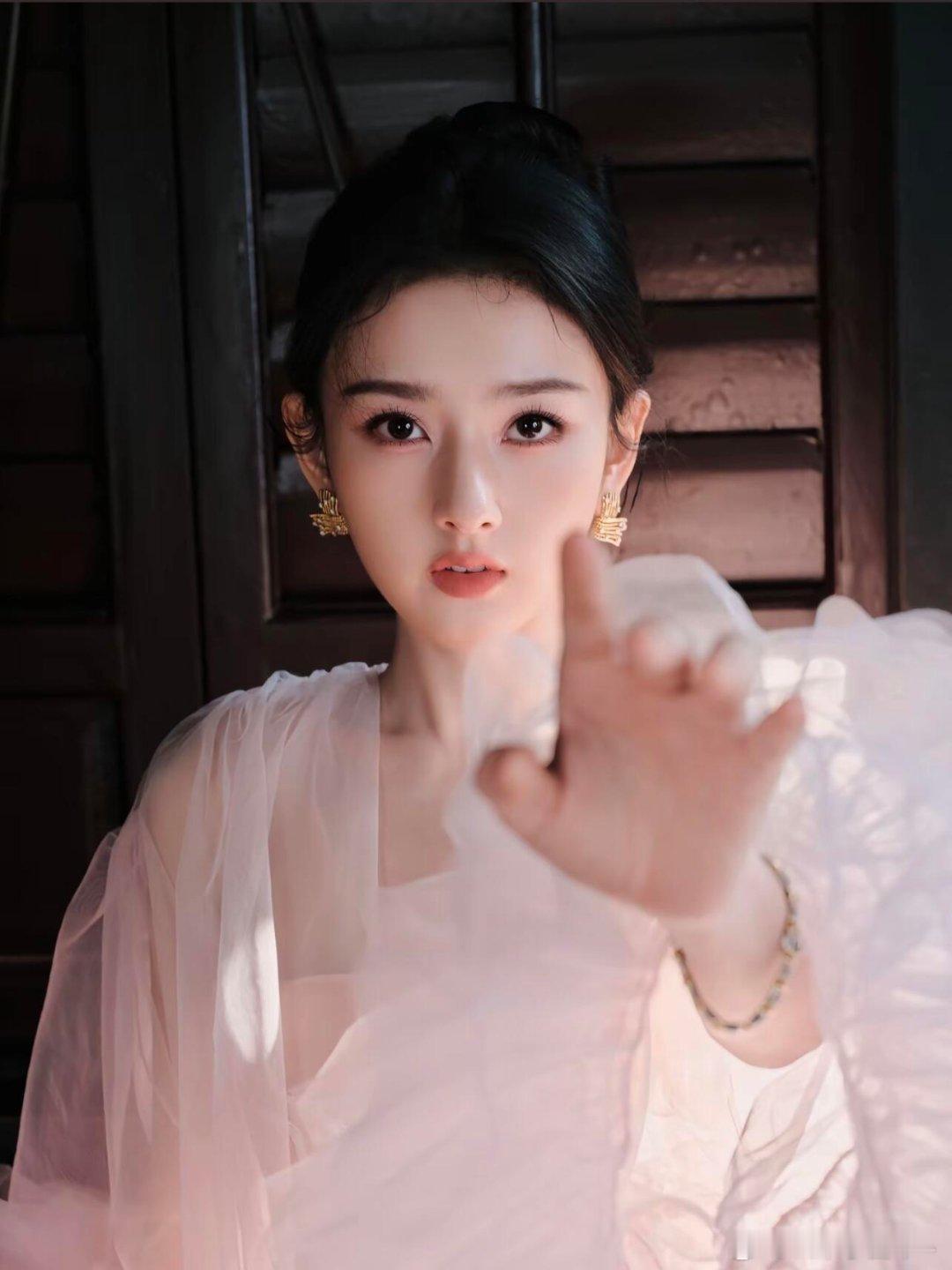 宋祖儿唯一玫瑰宋祖儿|||宋祖儿风吹心动💓