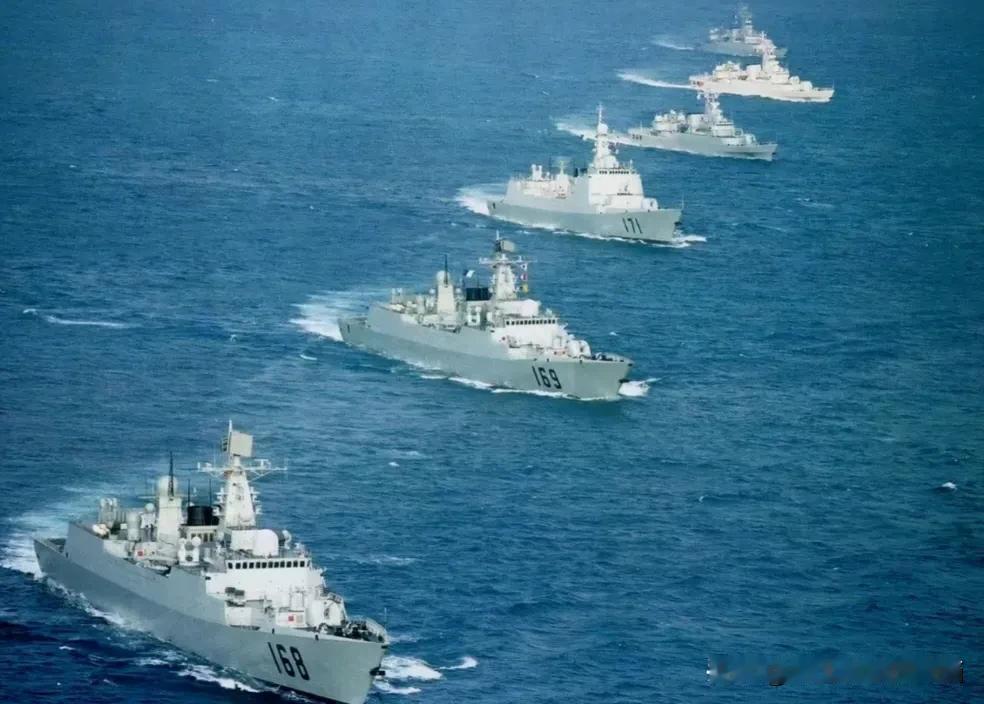 2006年的驱九舰队可是当时的王牌主力。那时它在维护海防安全上发挥着重要作用。