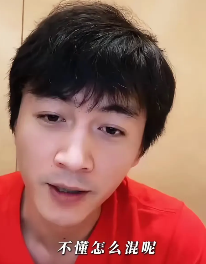 终于明白陈晓为何不再拍戏，甚至看起来有些颓废了。原来并非因为离婚，也不是陈妍希很