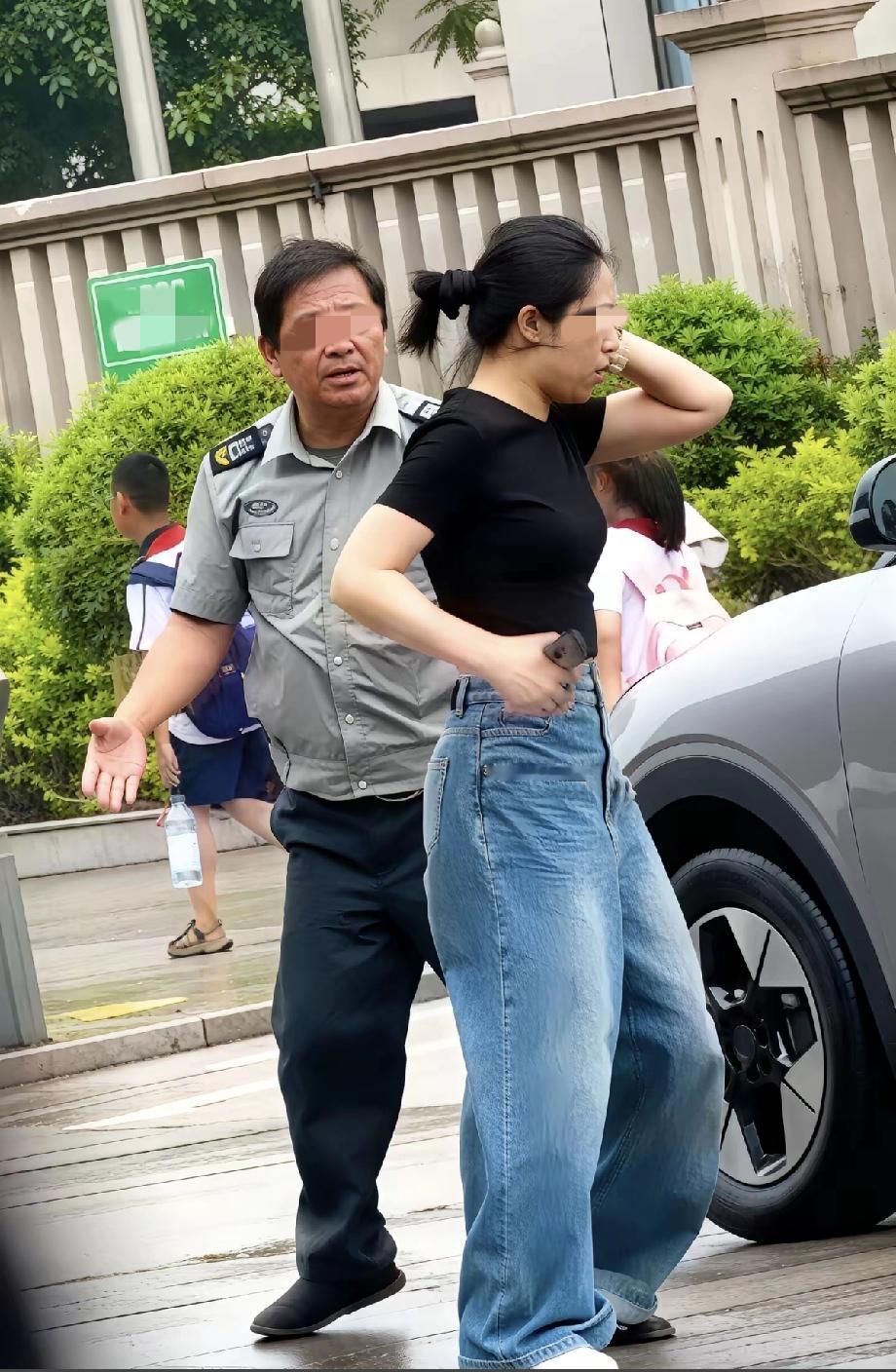 反转了！福建，女司机，脚踹保安被扇耳光，这事又迎来新进展，2人动手前的监控曝光，