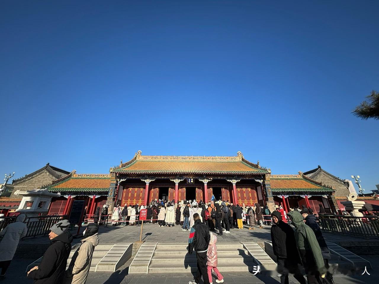 我实在理解不了我妈我妈今年68了，每月退休金3500块，退休这么多年，除了家