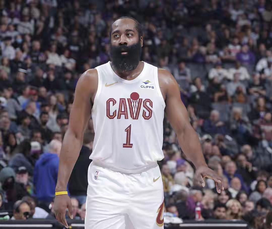 哈登至今无冠，并非能力不足，而是运气太差。2018年，哈登率领球队将“宇宙勇”