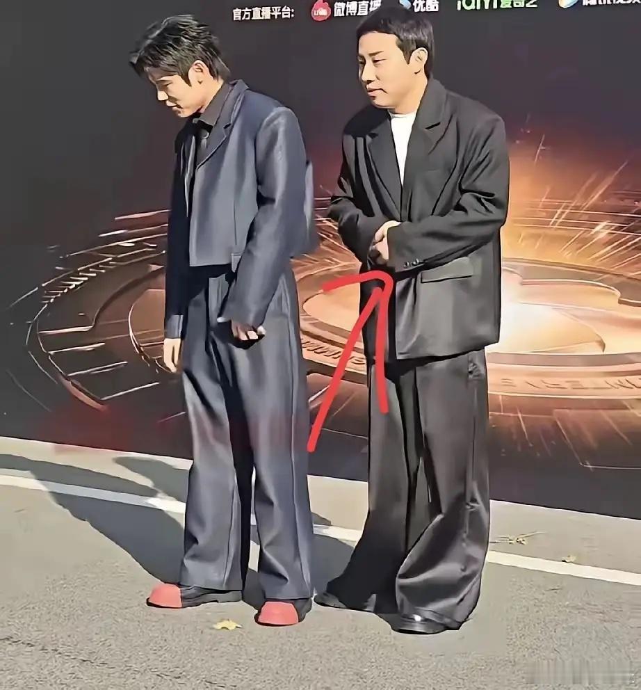 要说现在最后悔的是谁那肯定是徐志胜、何广智了因为他俩怎么也没想到，好好的微博之夜