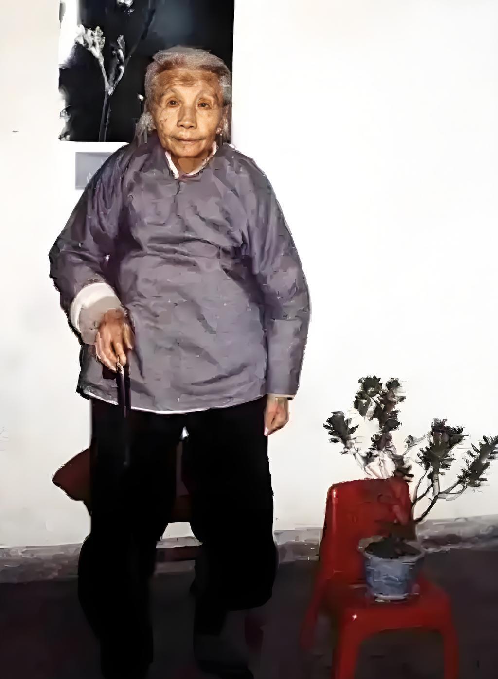 1992年河北88岁的老奶奶叮嘱自己的孙子：死后一定要将尸体保存好，会有奇迹发生
