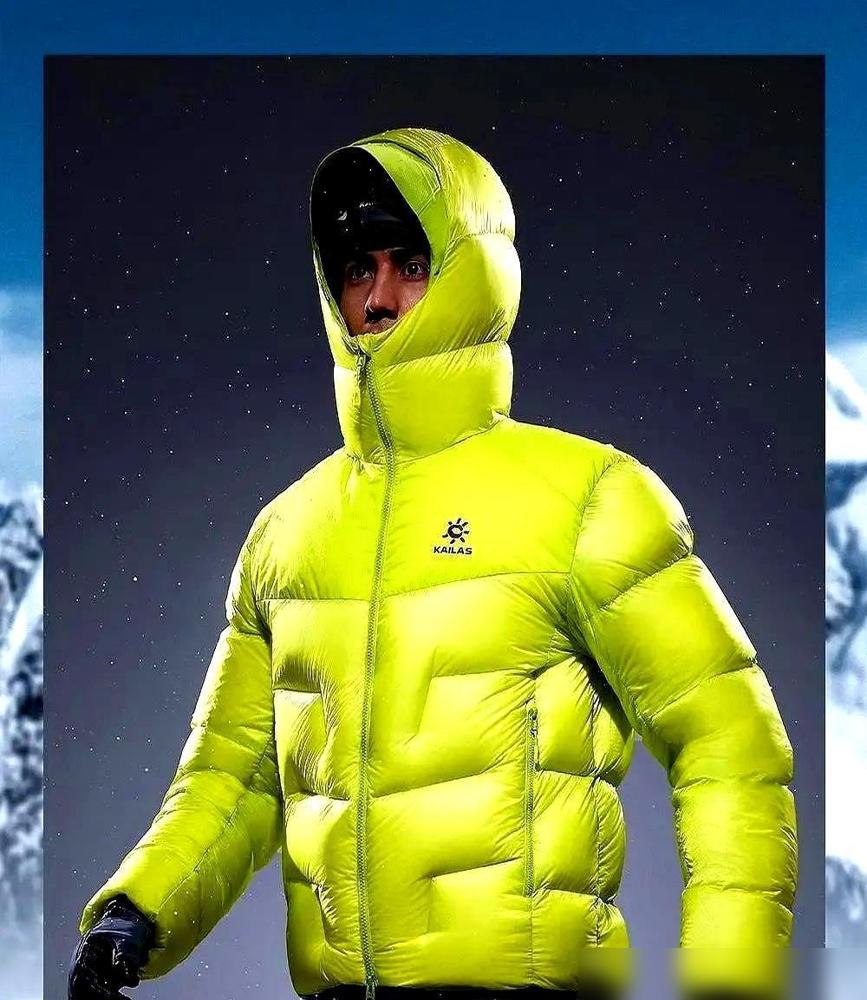 商场里那些标价一千来块的羽绒服，现在尴尬得简直能抠出三室一厅。这种货色就是典