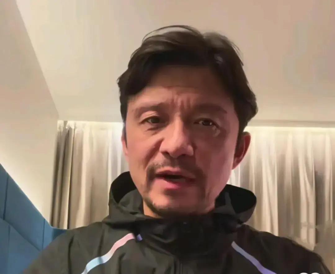 别再迷信每天对墙传球一千次了，那根本练不出会踢球的人。谢晖和董路点破窗户纸