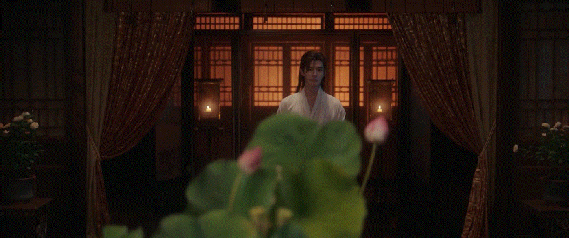 百花杀孟子义何与鸳鸯浴百花杀呦呦鹿鸣浴桶吻氛围感拉满，氤氲水汽之下不只有暧昧，